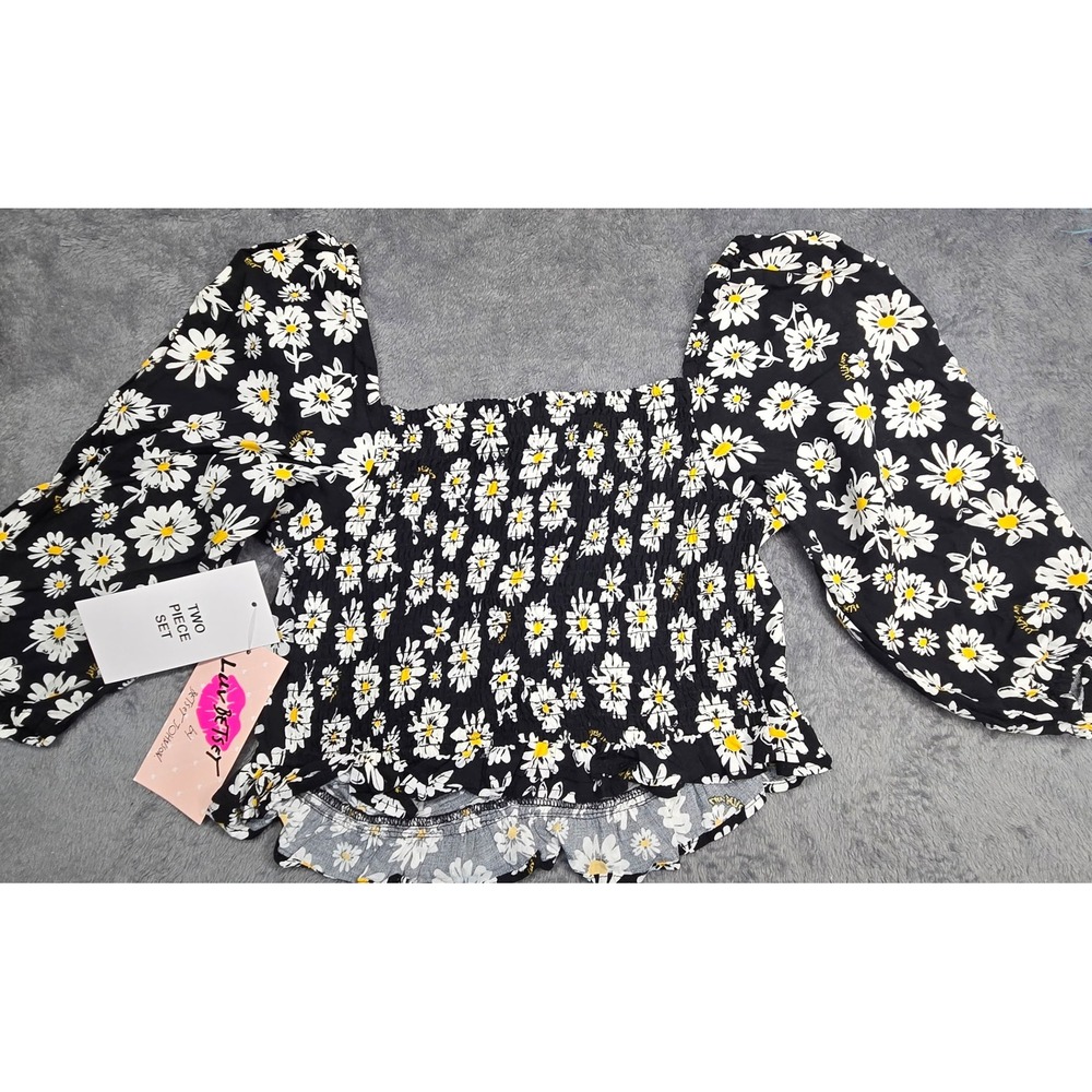 Luv Betsey by Betsey Johnson Daisy Floral 2 Piece Set Crop Top Skirt XS New - Picture 3 of 7